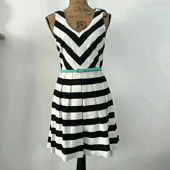 Black and white striped cocktail spring summer dress - Picture 1 of 5
